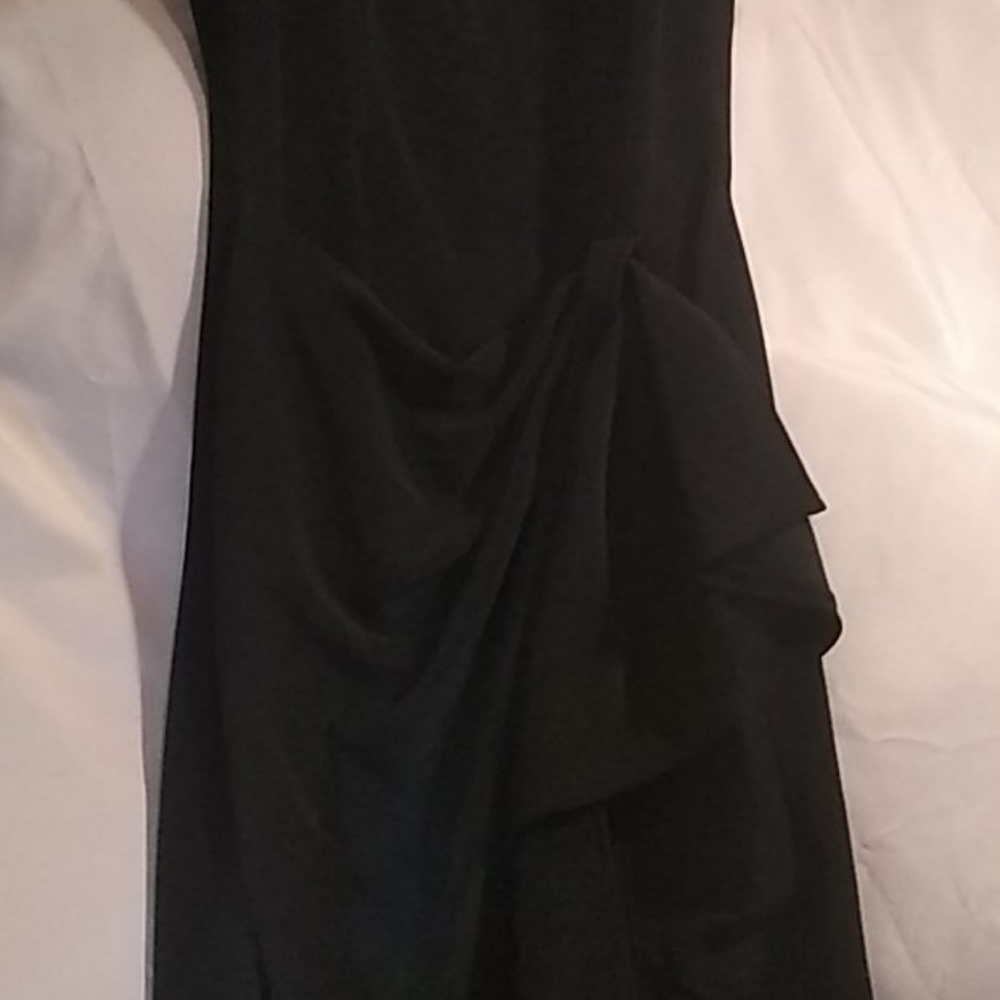 Dress - Picture 2 of 3